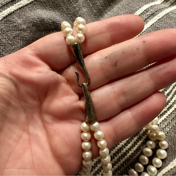 SOLD 🚫 Vintage Freshwater Double Strand Pearl Necklace - Picture 2 of 4